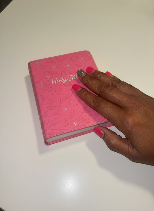 KJV The Holy Bible Pink (Gift Edition Bible)